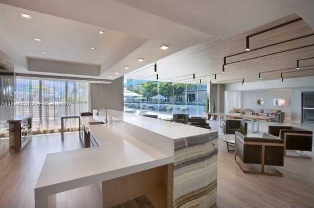 2960 NE 207 St #810, Aventura FL 33180