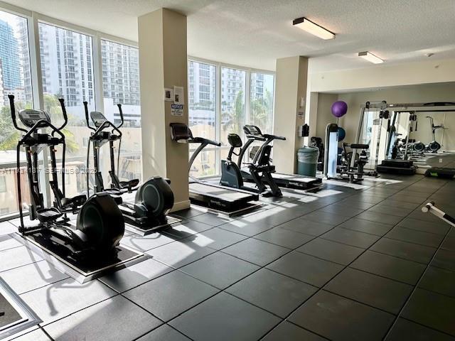 601 NE 23rd St #1106, Miami FL 33137