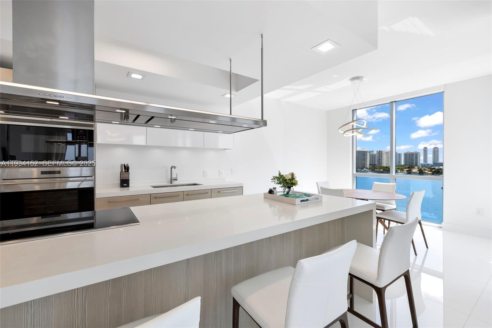 17111 Biscayne Blvd #1110, North Miami Beach FL 33160