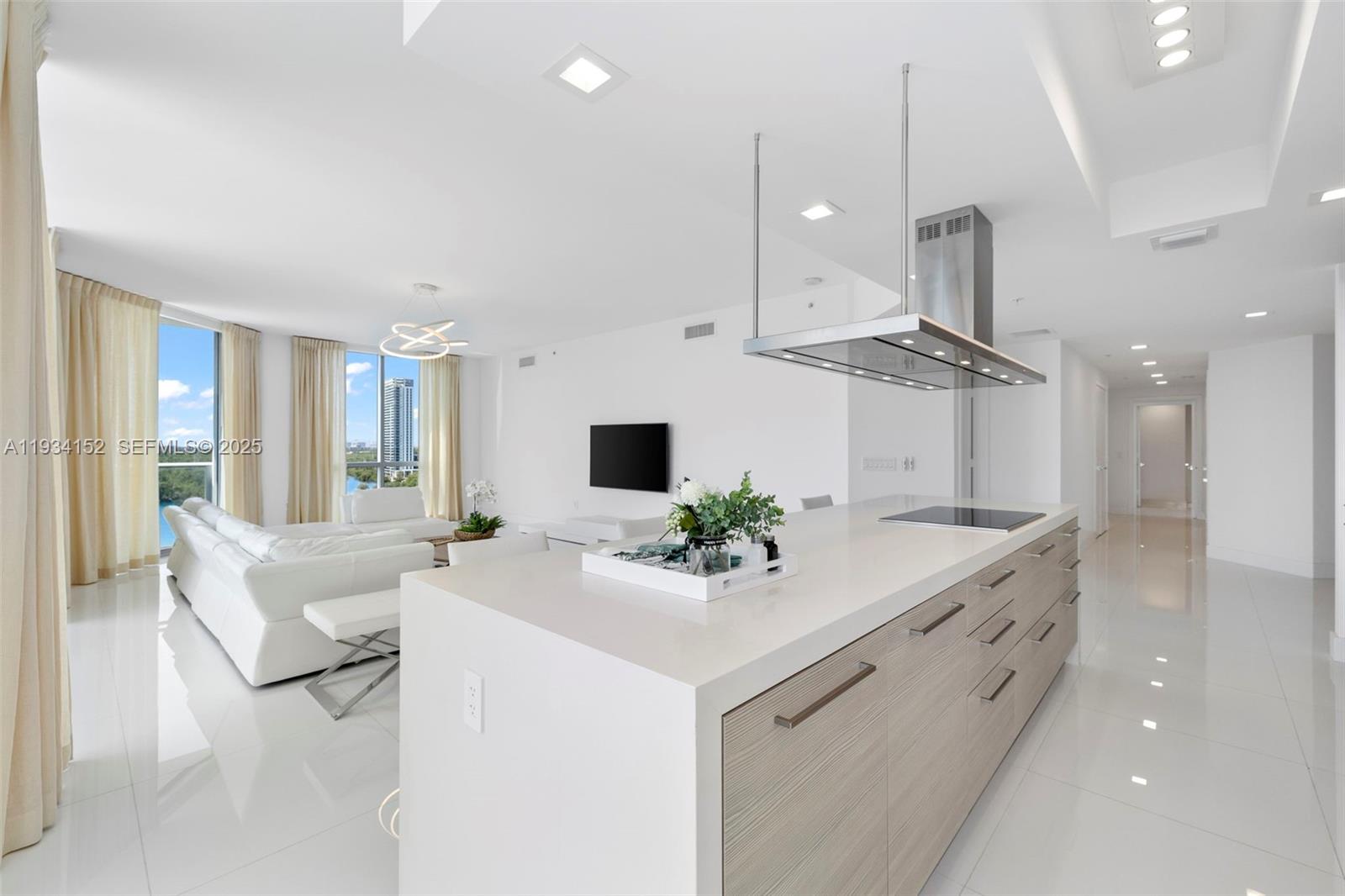 17111 Biscayne Blvd #1110, North Miami Beach FL 33160