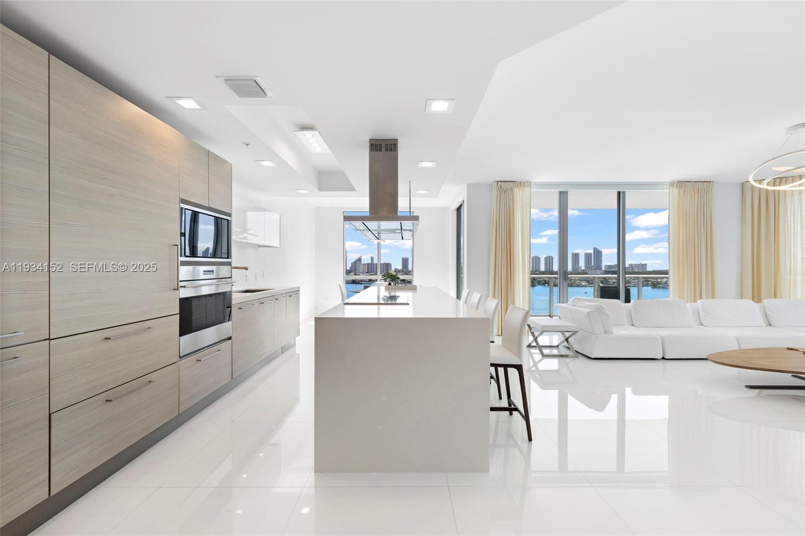 17111 Biscayne Blvd #1110, North Miami Beach FL 33160