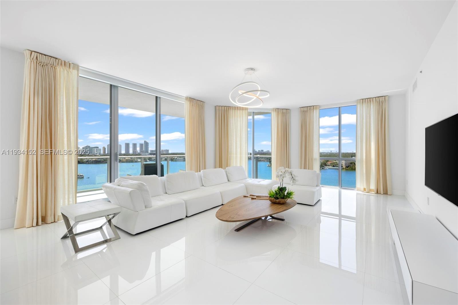 17111 Biscayne Blvd #1110, North Miami Beach FL 33160