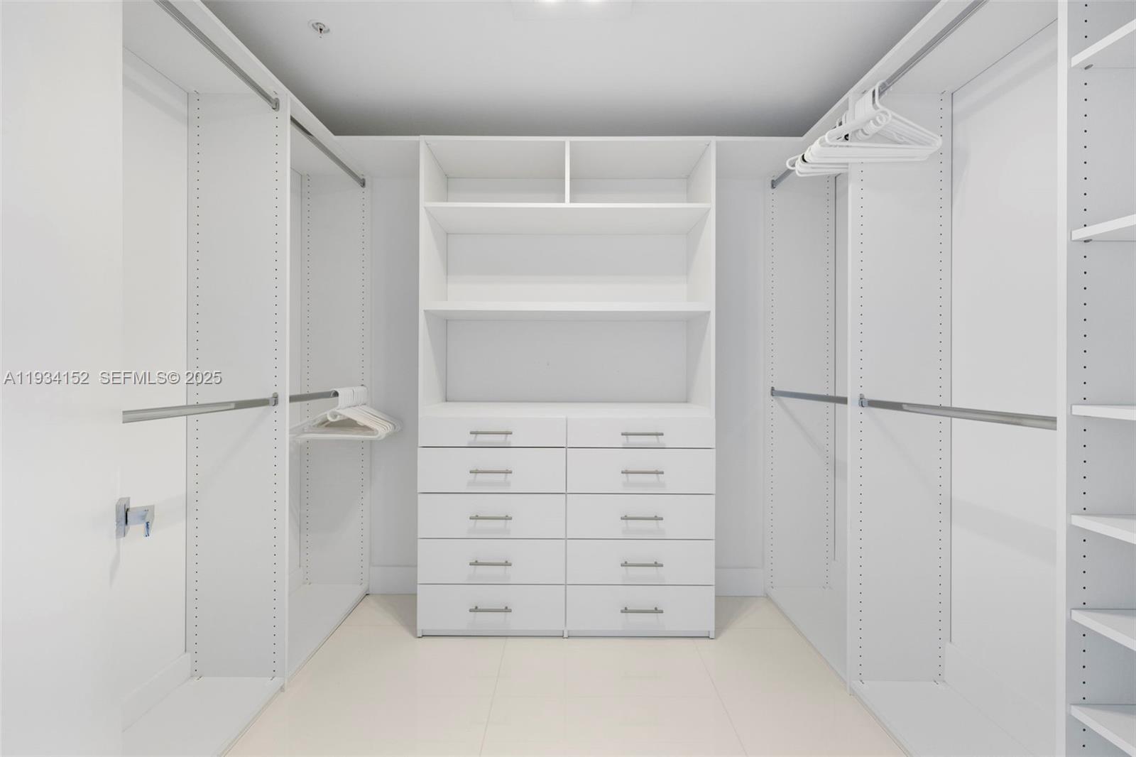 17111 Biscayne Blvd #1110, North Miami Beach FL 33160