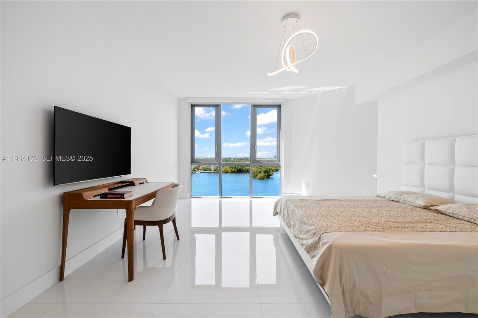 17111 Biscayne Blvd #1110, North Miami Beach FL 33160
