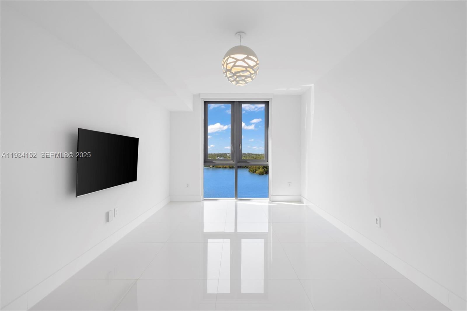 17111 Biscayne Blvd #1110, North Miami Beach FL 33160