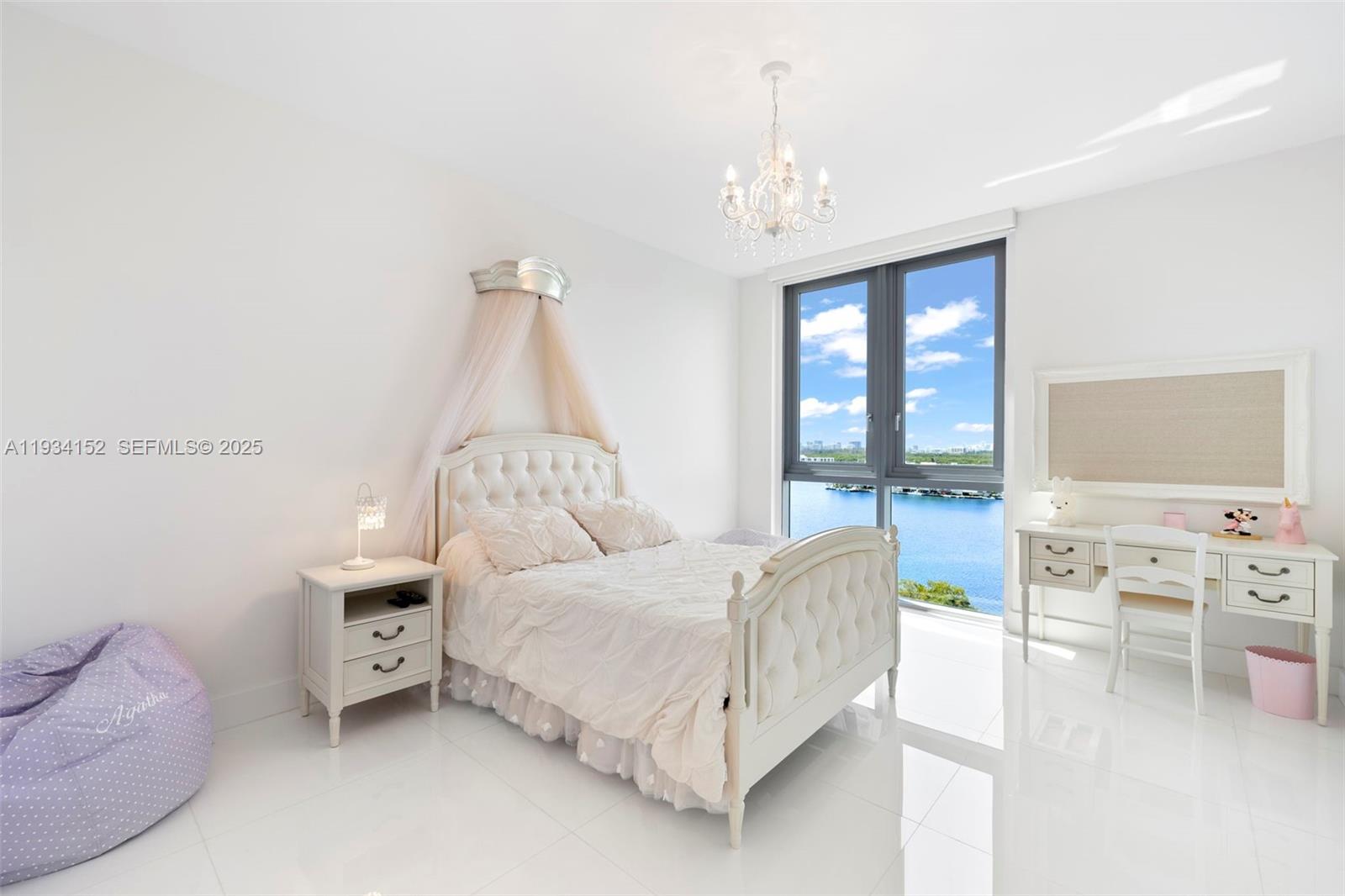 17111 Biscayne Blvd #1110, North Miami Beach FL 33160