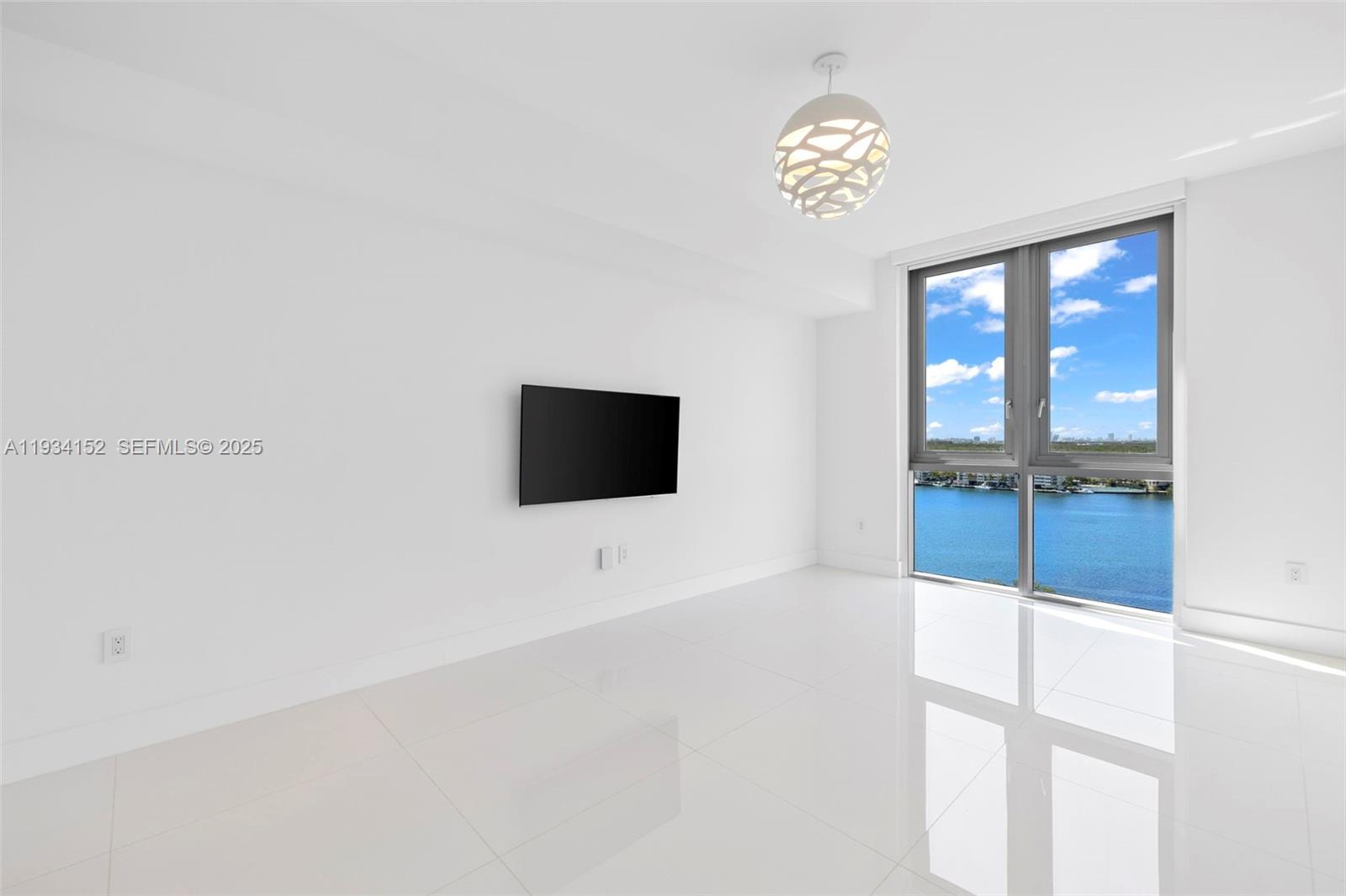 17111 Biscayne Blvd #1110, North Miami Beach FL 33160