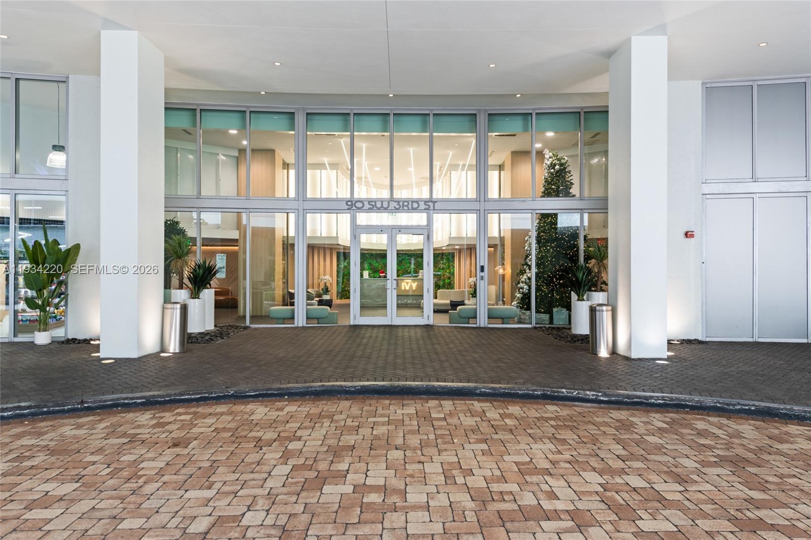 90 SW 3rd St #2109, Miami FL 33130