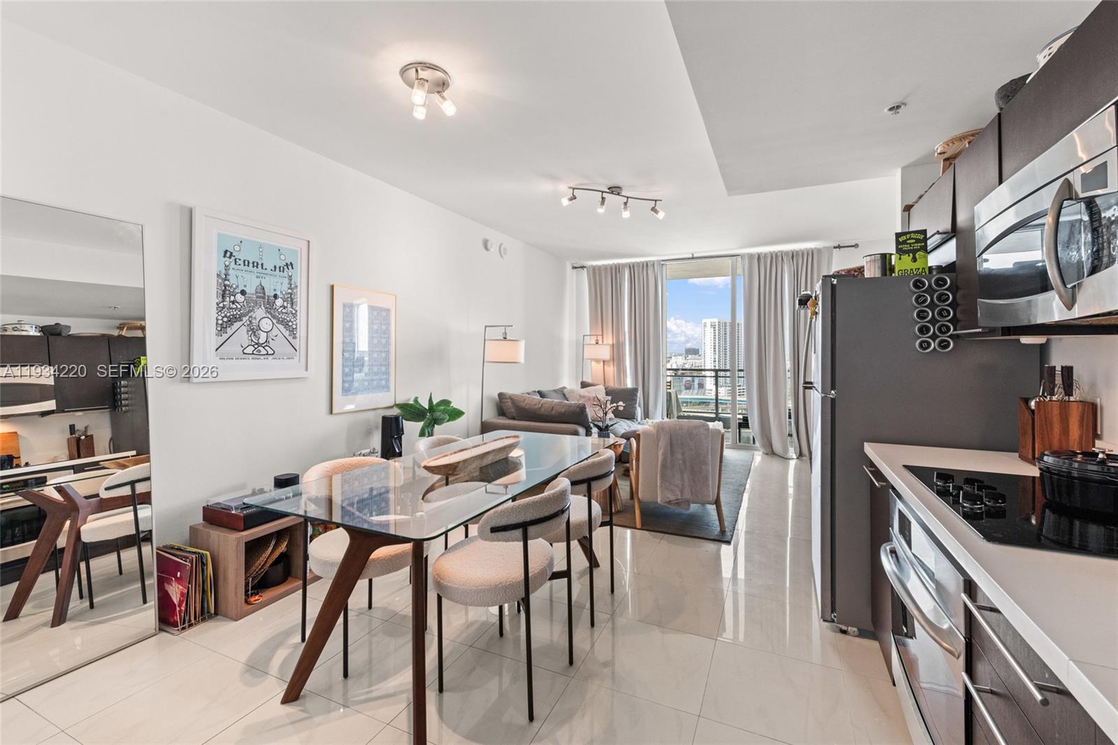 90 SW 3rd St #2109, Miami FL 33130
