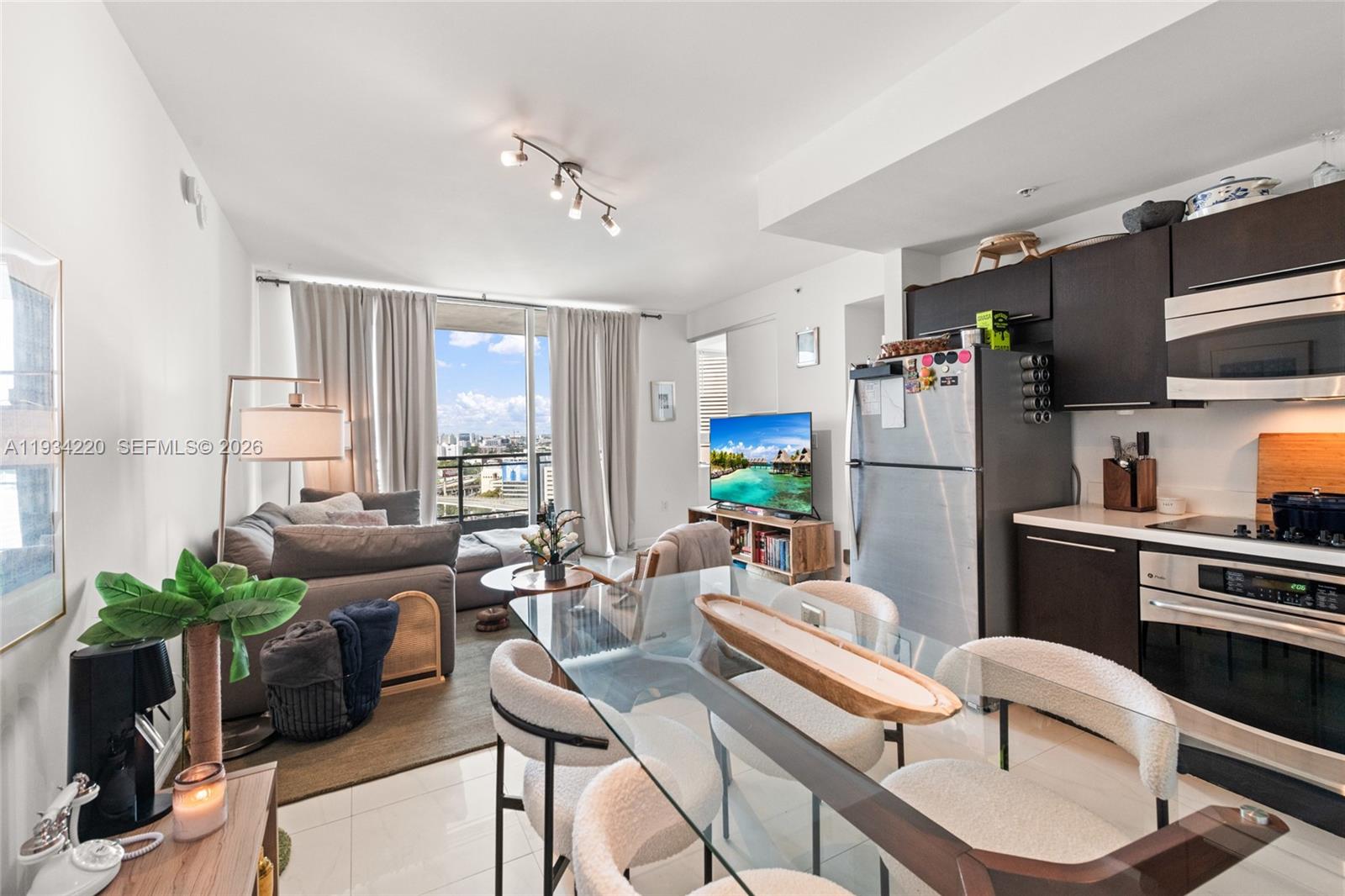 90 SW 3rd St #2109, Miami FL 33130