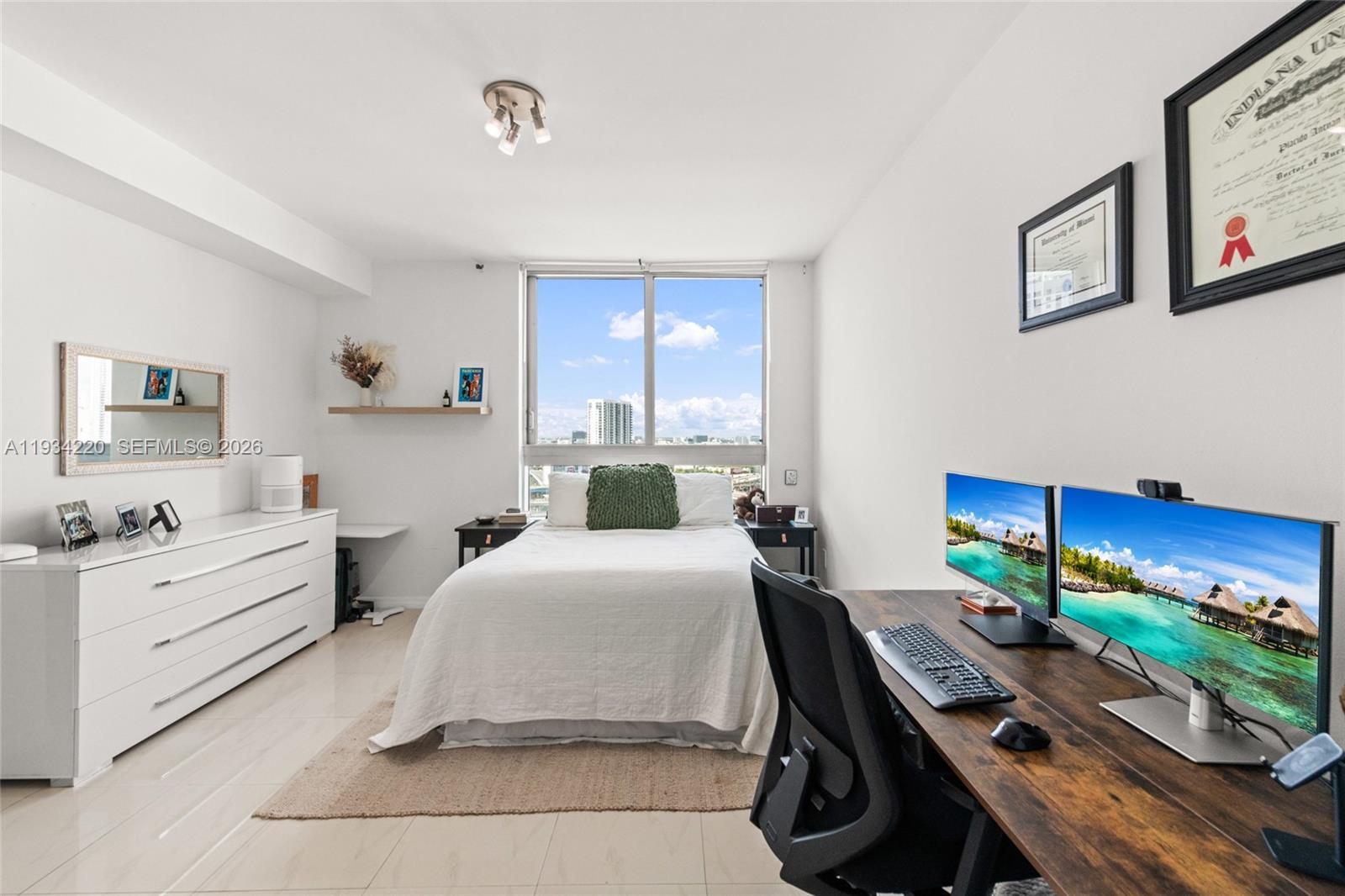 90 SW 3rd St #2109, Miami FL 33130