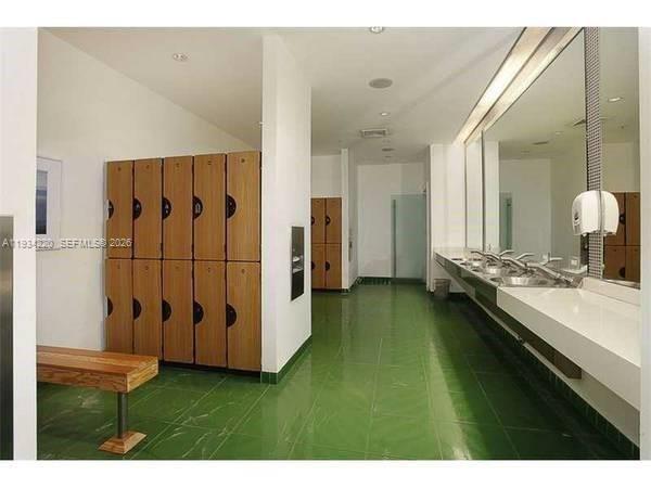 90 SW 3rd St #2109, Miami FL 33130