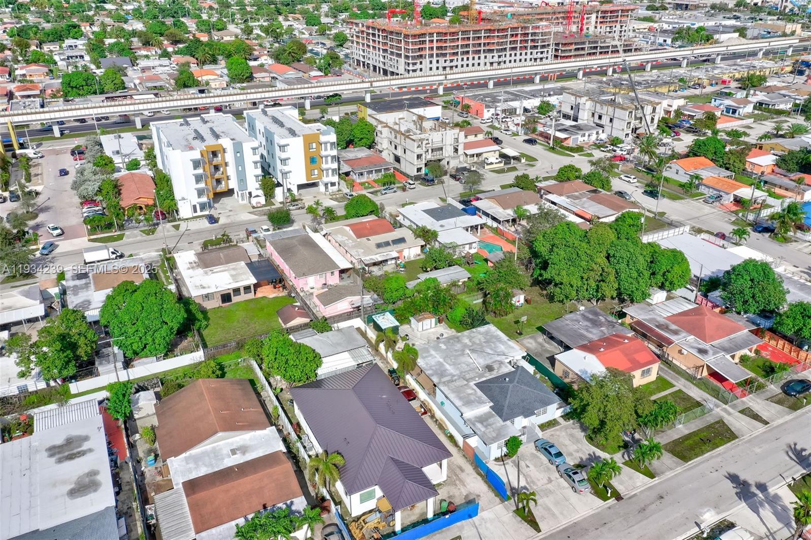 854 E 24th St, Hialeah FL 33013