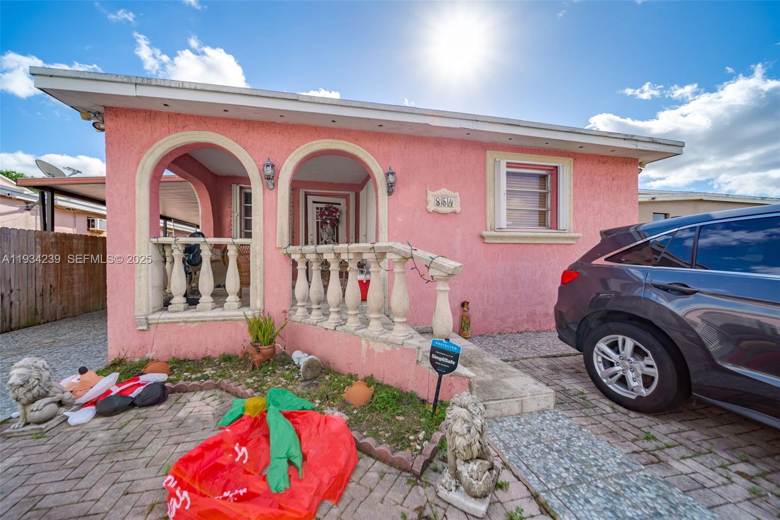 854 E 24th St, Hialeah FL 33013