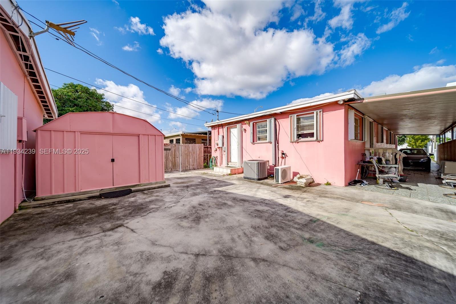 854 E 24th St, Hialeah FL 33013