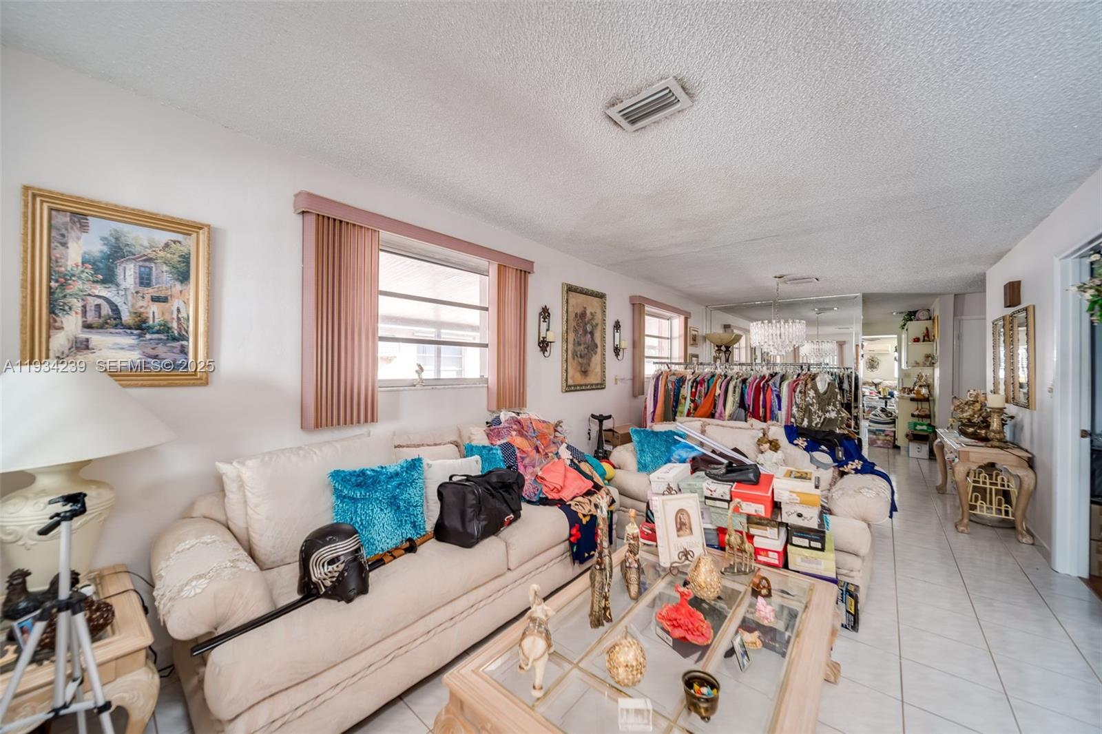 854 E 24th St, Hialeah FL 33013