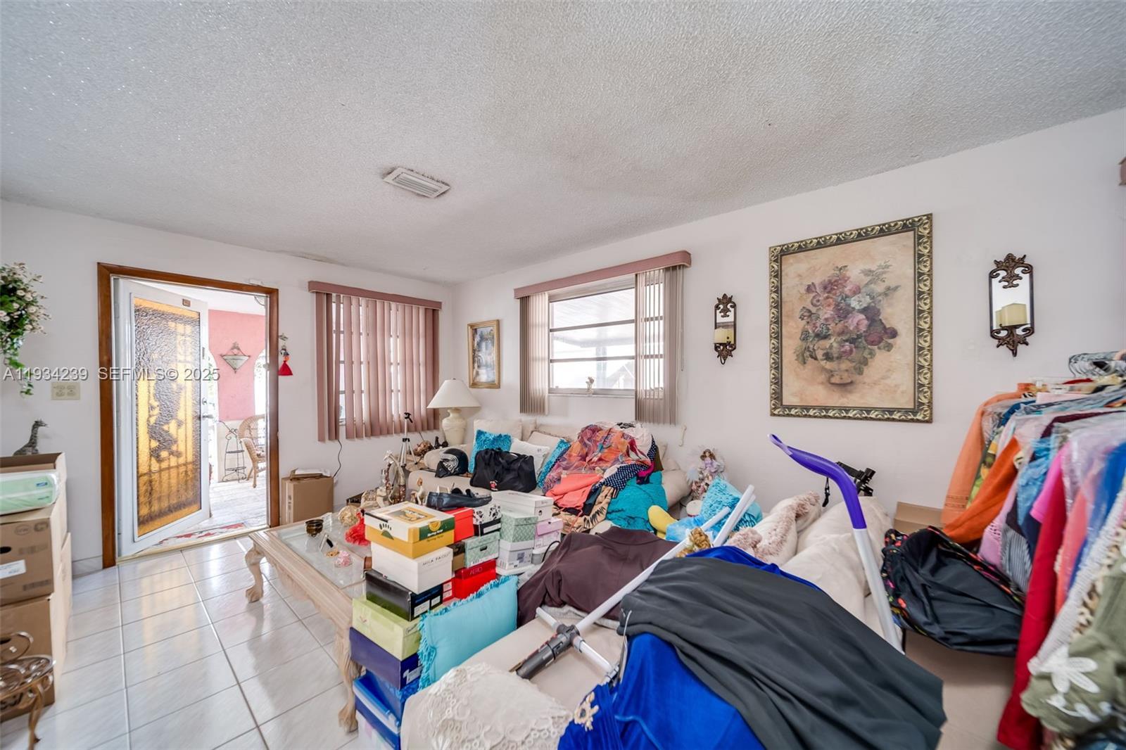 854 E 24th St, Hialeah FL 33013