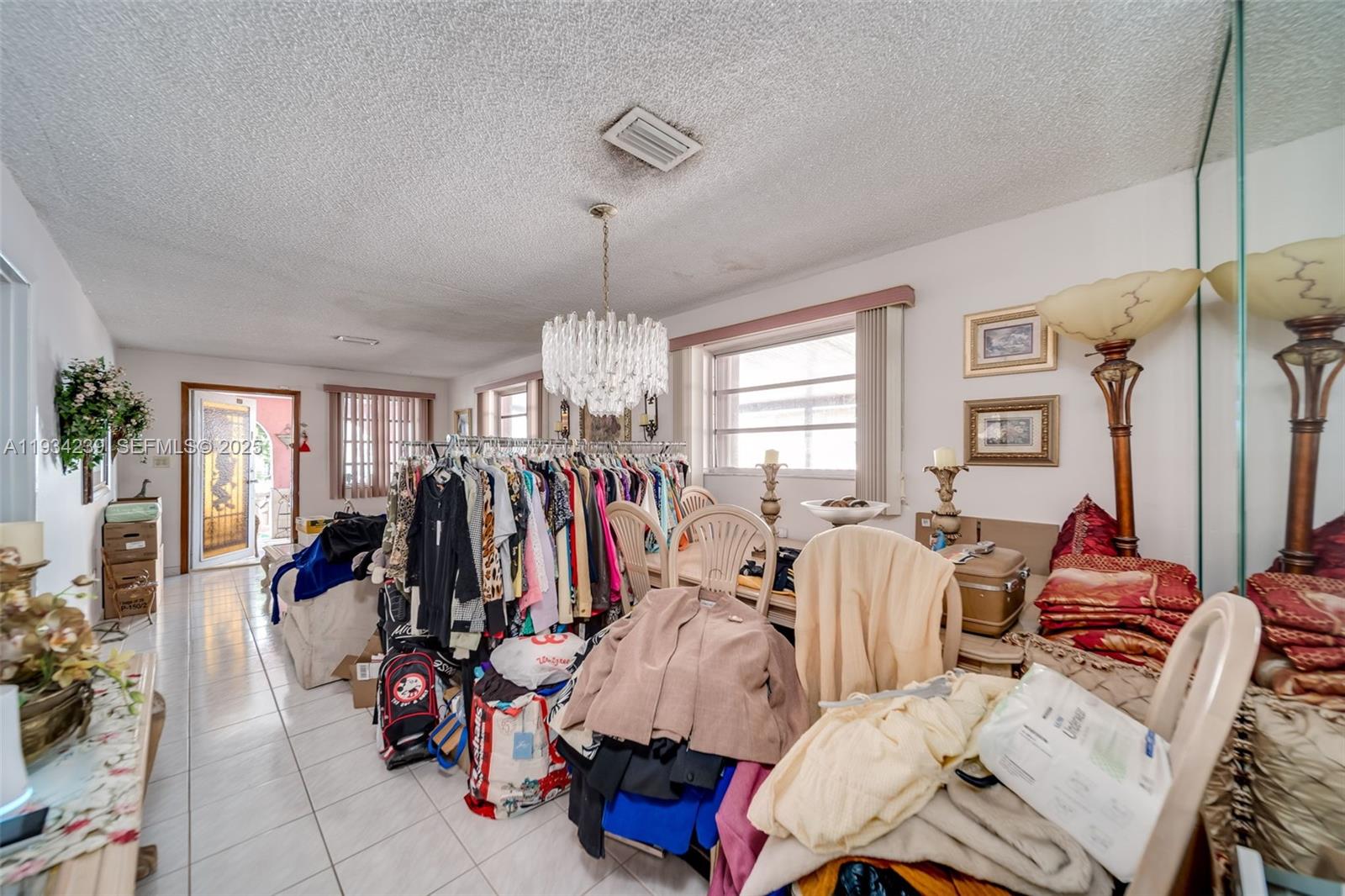 854 E 24th St, Hialeah FL 33013