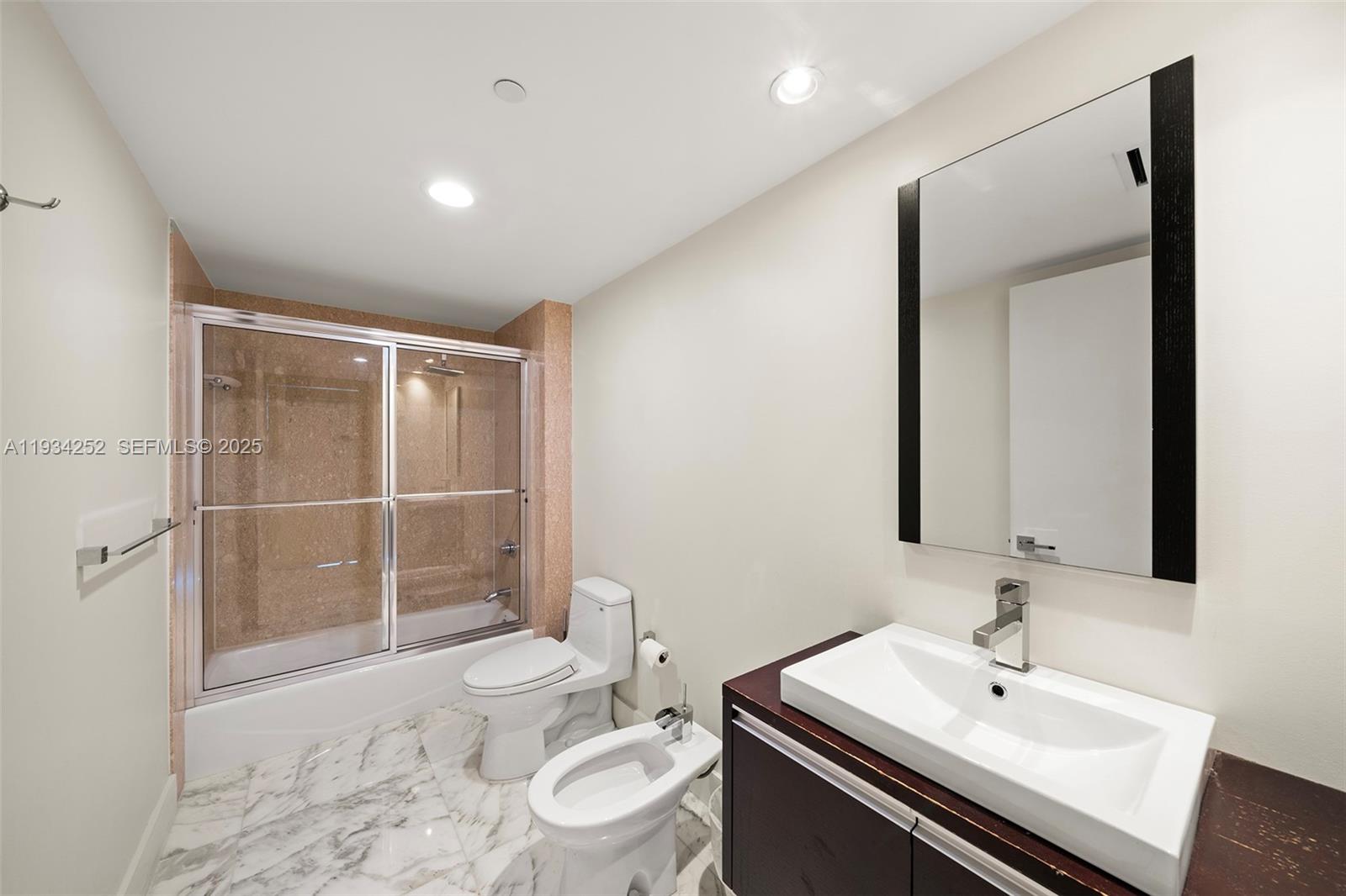 1643 Brickell Ave #2304, Miami FL 33129