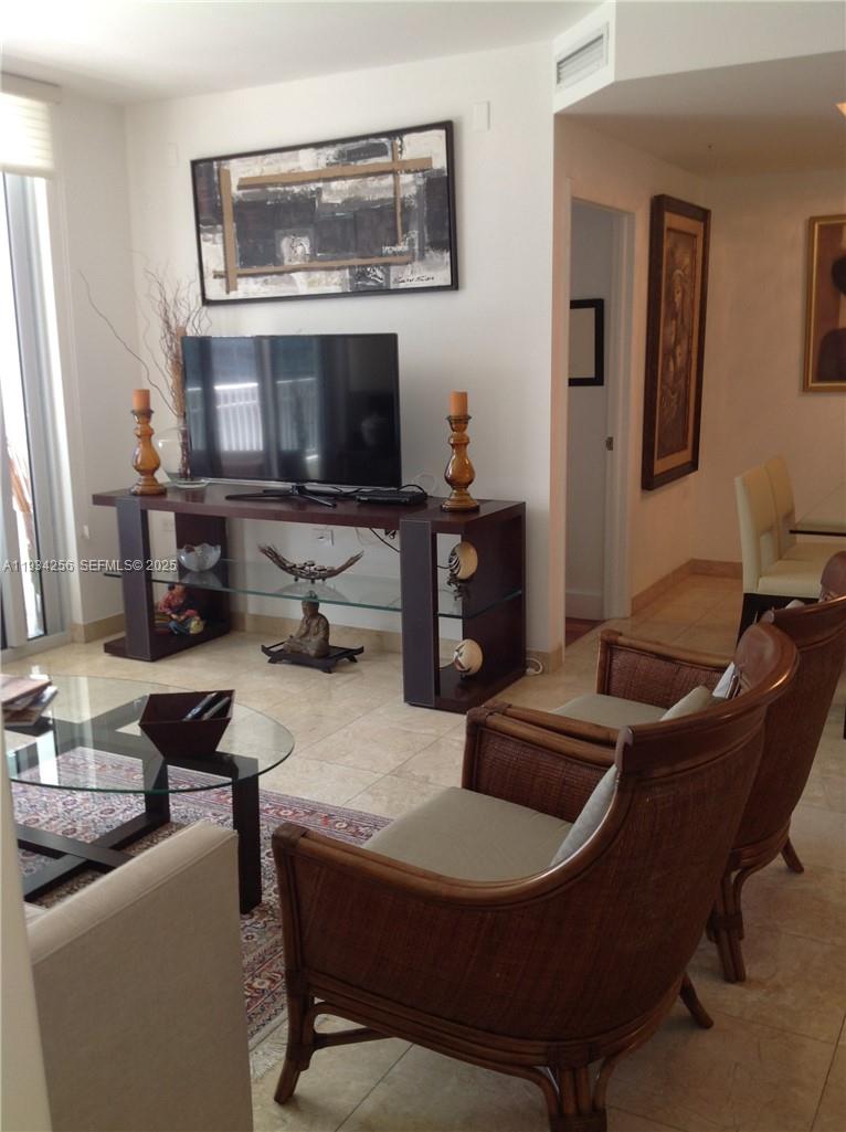 801 Brickell Key Blvd #1004, Miami FL 33131