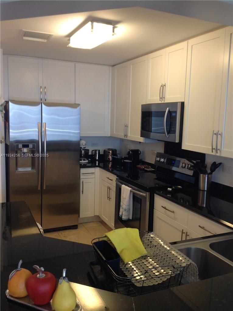 801 Brickell Key Blvd #1004, Miami FL 33131