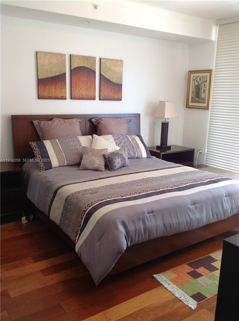 801 Brickell Key Blvd #1004, Miami FL 33131
