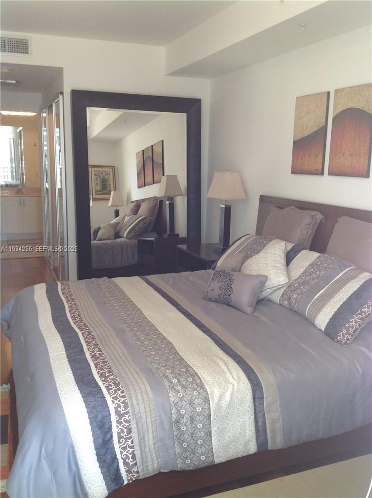 801 Brickell Key Blvd #1004, Miami FL 33131