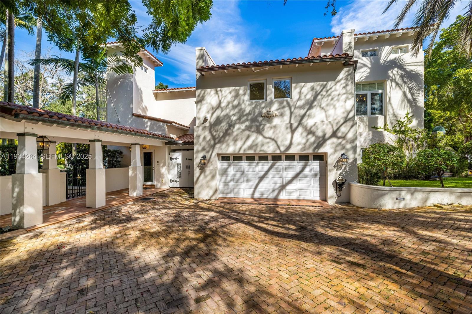 8000 Los Pinos Blvd, Coral Gables FL 33143