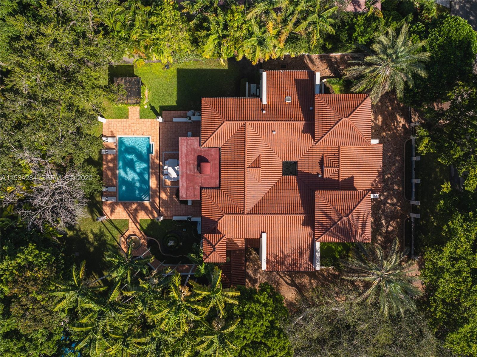 8000 Los Pinos Blvd, Coral Gables FL 33143