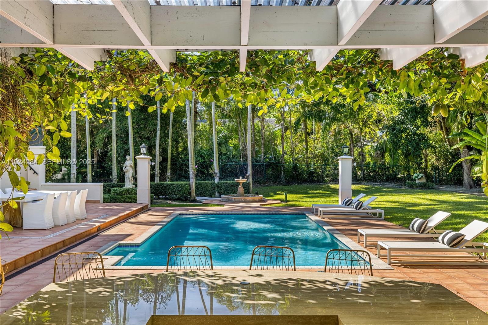 8000 Los Pinos Blvd, Coral Gables FL 33143