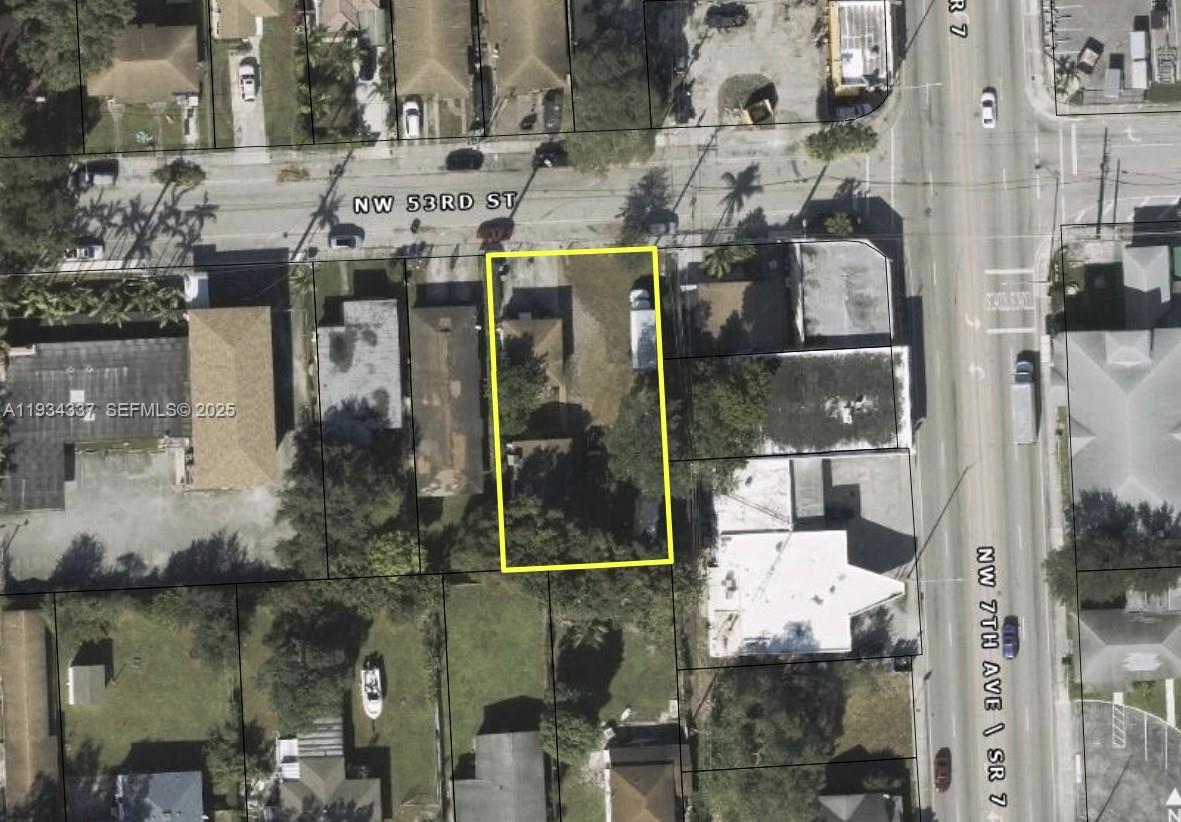722 NW 53rd St, Miami FL 33127