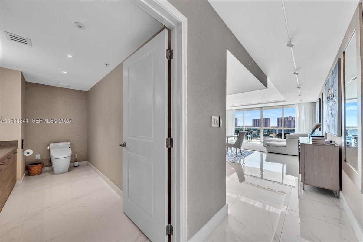 400 Sunny Isles Blvd #718, Sunny Isles Beach FL 33160