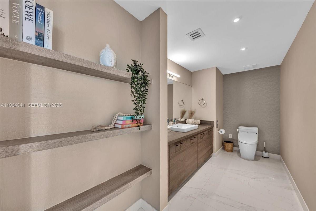 400 Sunny Isles Blvd #718, Sunny Isles Beach FL 33160