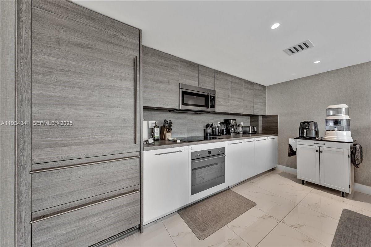 400 Sunny Isles Blvd #718, Sunny Isles Beach FL 33160