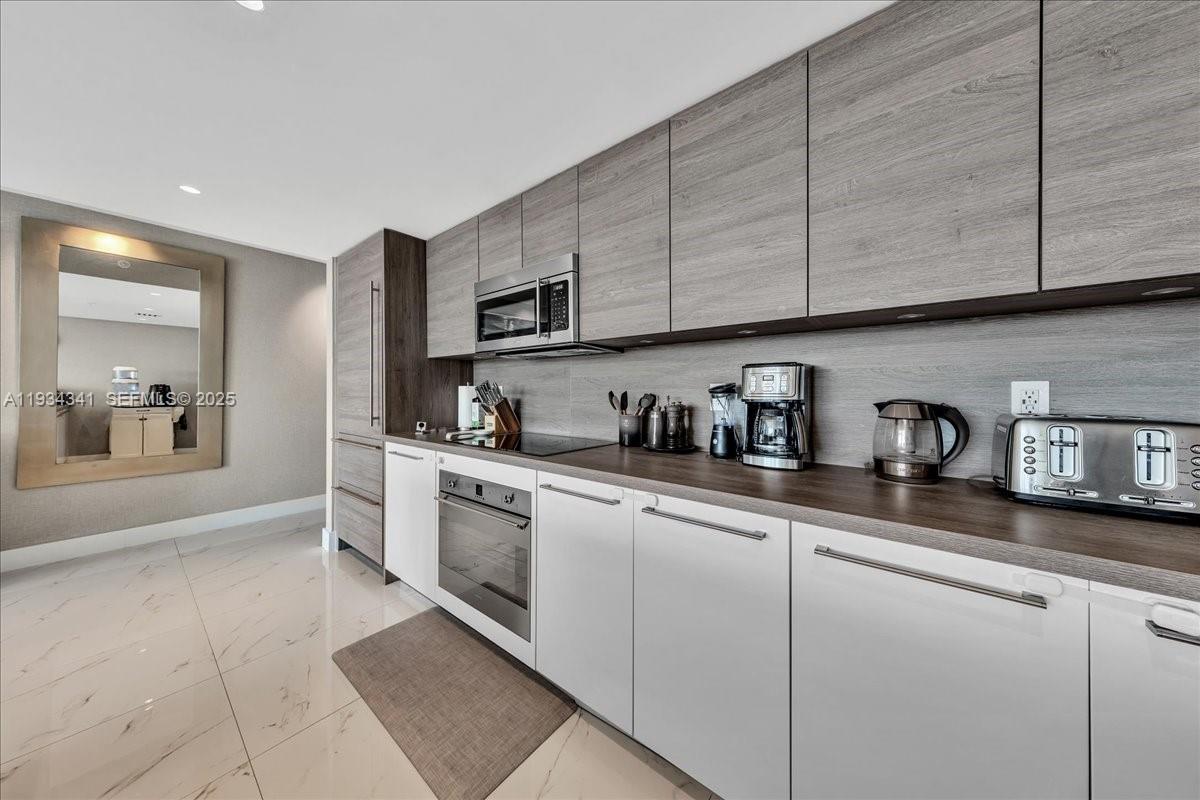 400 Sunny Isles Blvd #718, Sunny Isles Beach FL 33160
