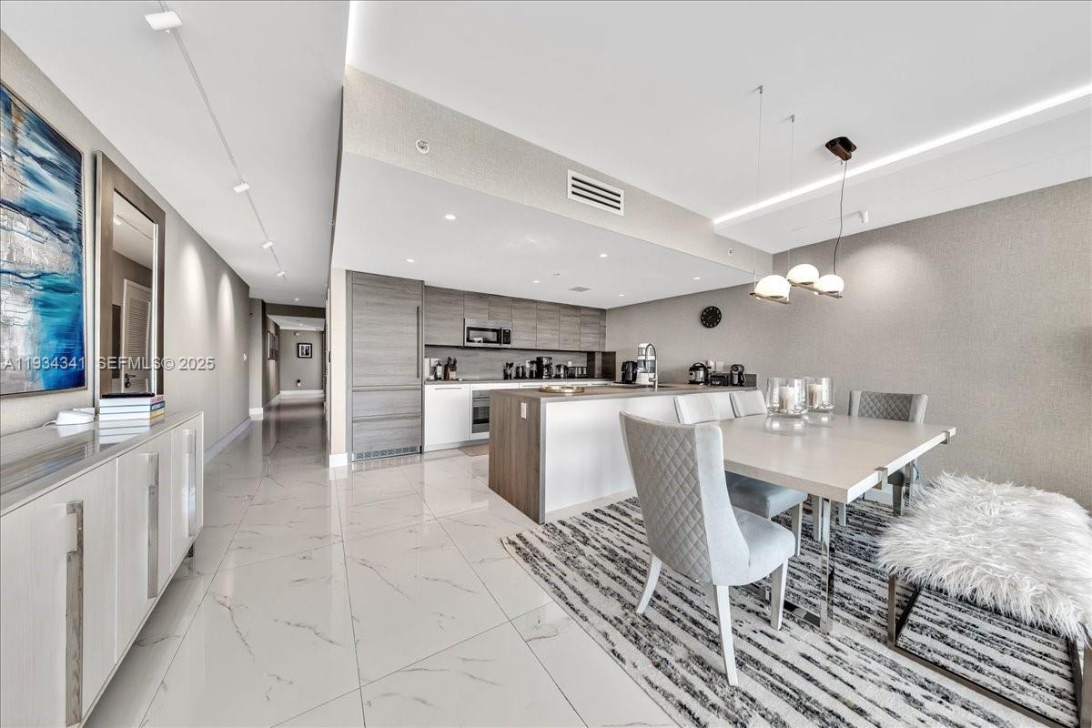 400 Sunny Isles Blvd #718, Sunny Isles Beach FL 33160