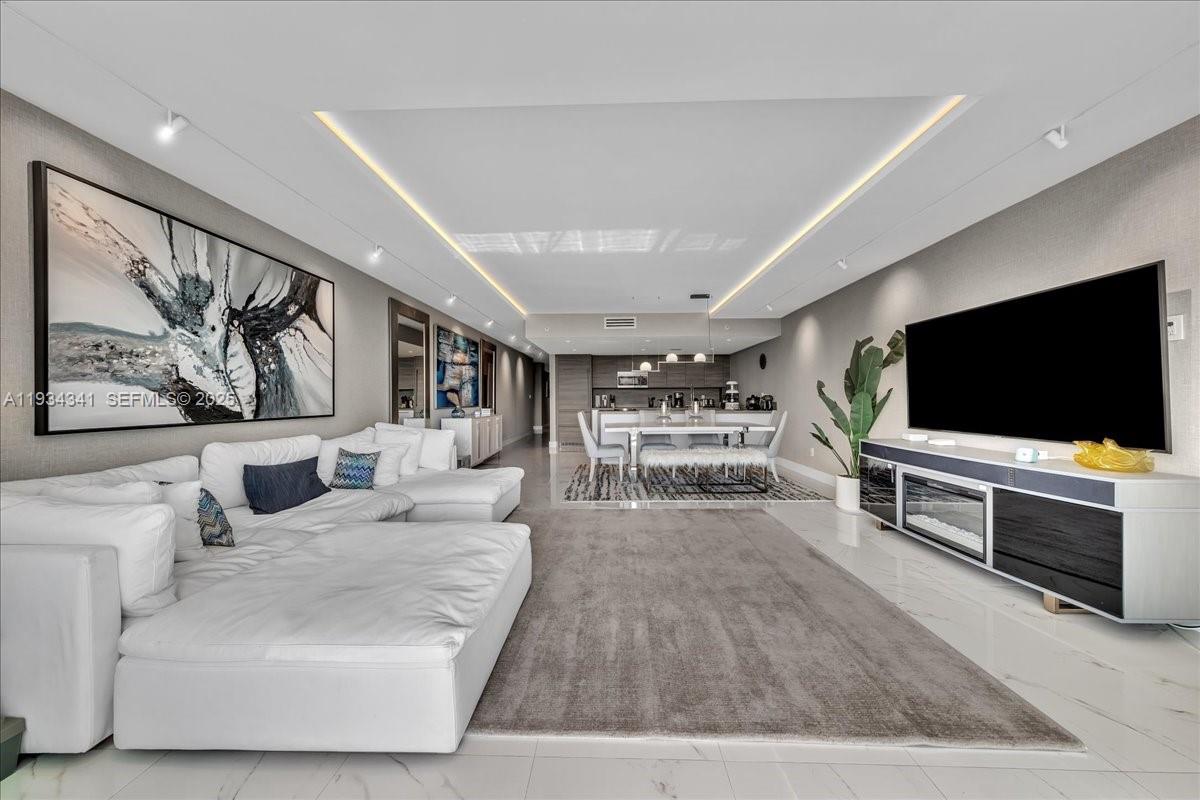400 Sunny Isles Blvd #718, Sunny Isles Beach FL 33160