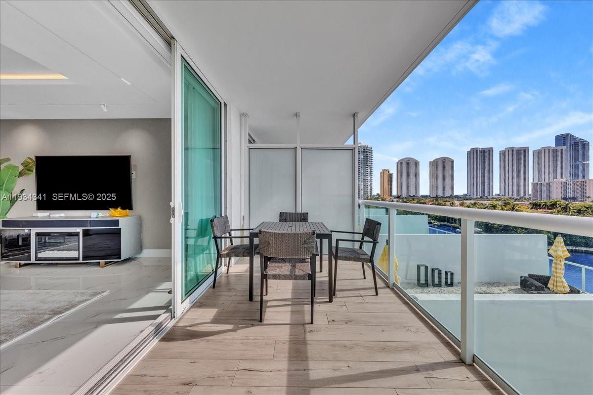 400 Sunny Isles Blvd #718, Sunny Isles Beach FL 33160