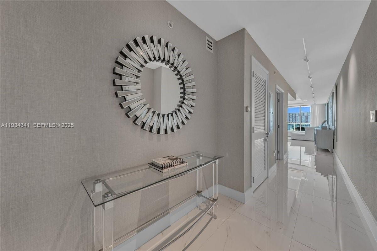 400 Sunny Isles Blvd #718, Sunny Isles Beach FL 33160