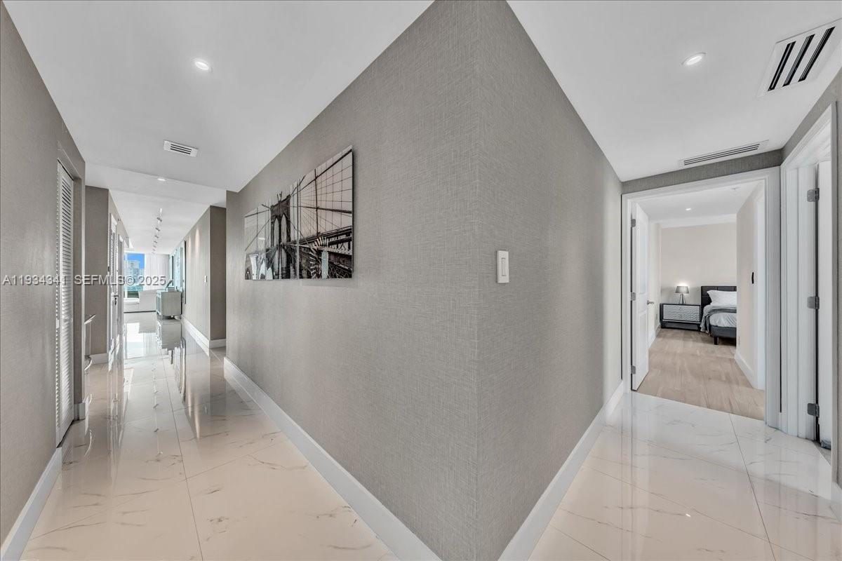 400 Sunny Isles Blvd #718, Sunny Isles Beach FL 33160