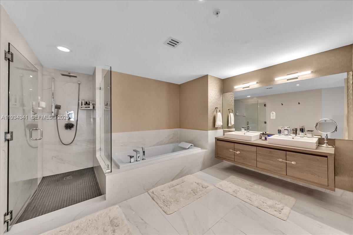 400 Sunny Isles Blvd #718, Sunny Isles Beach FL 33160
