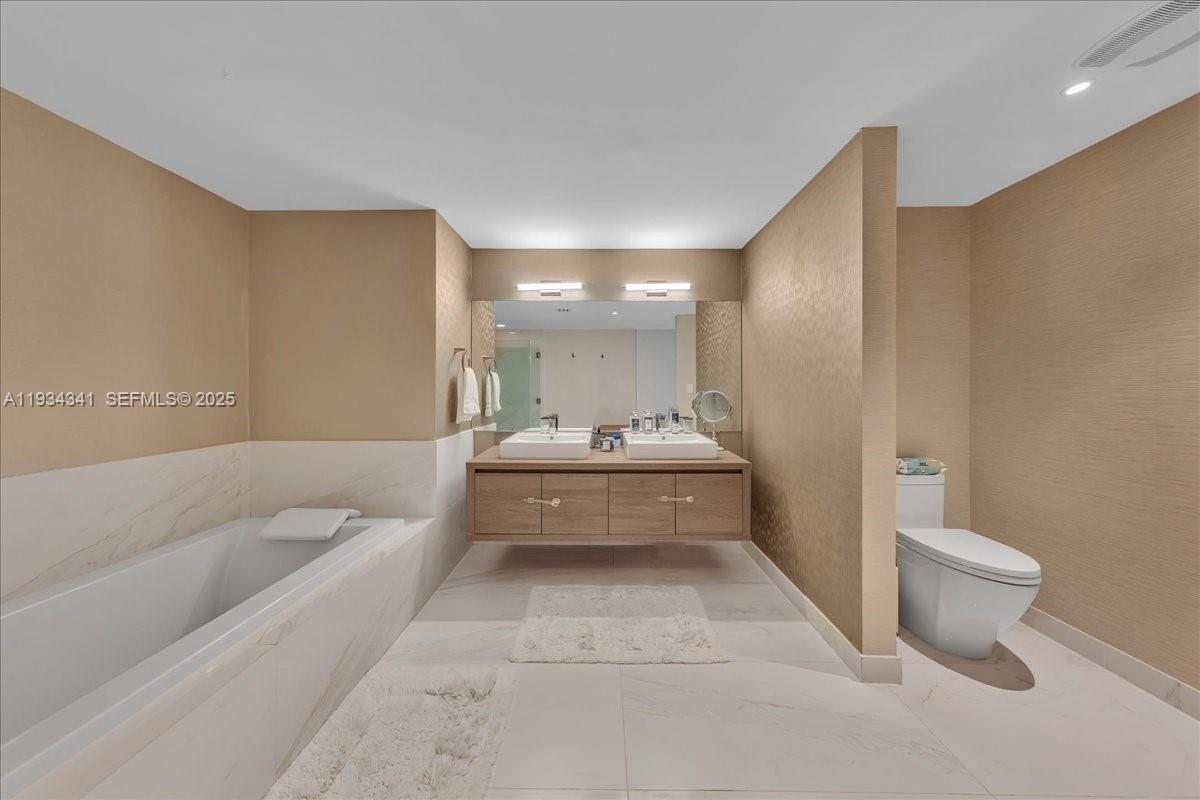 400 Sunny Isles Blvd #718, Sunny Isles Beach FL 33160