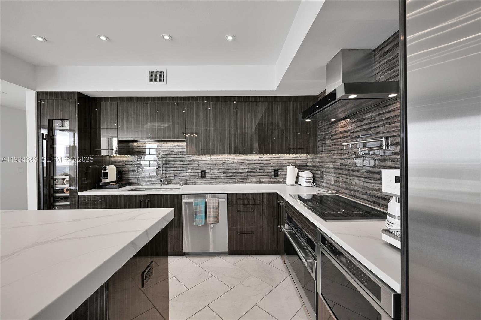 1850 S Ocean Dr #PH4405, Hallandale Beach FL 33009