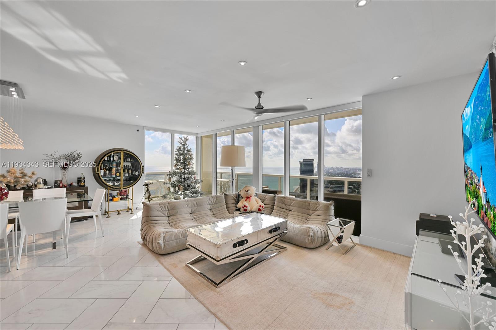 1850 S Ocean Dr #PH4405, Hallandale Beach FL 33009