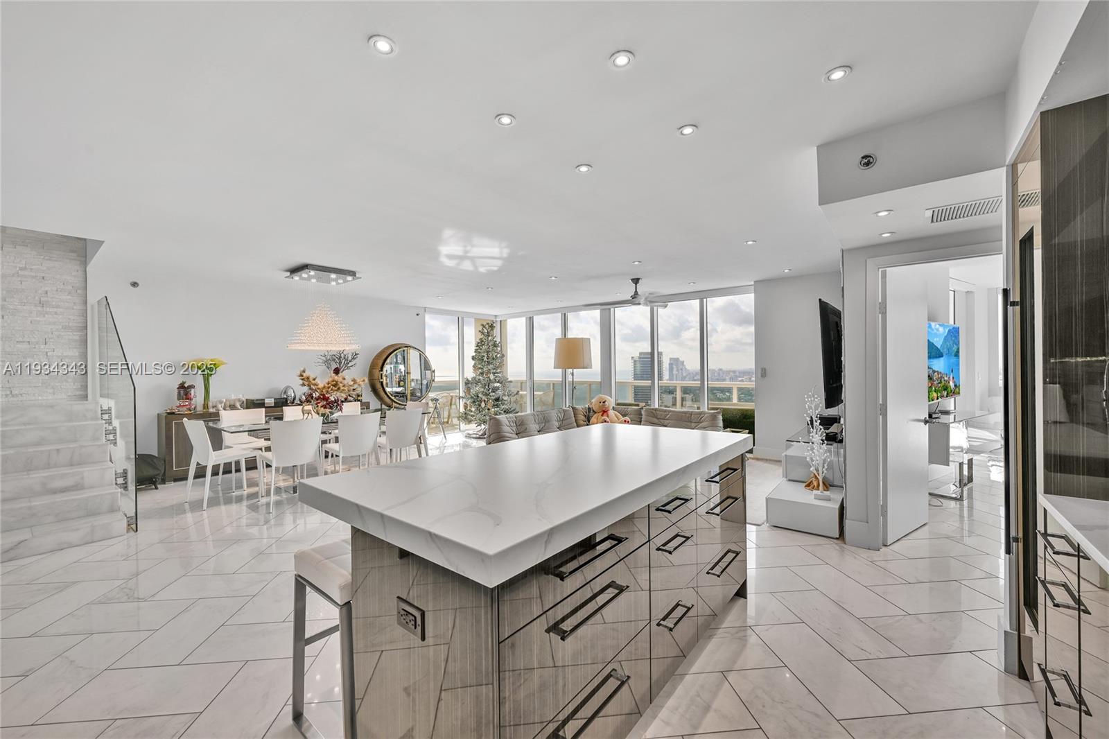 1850 S Ocean Dr #PH4405, Hallandale Beach FL 33009