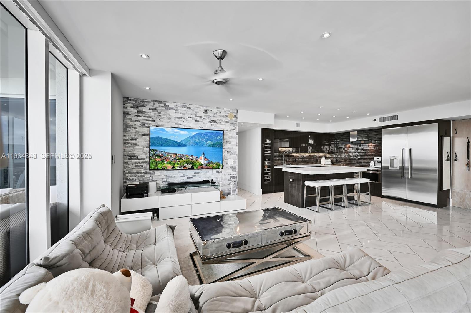 1850 S Ocean Dr #PH4405, Hallandale Beach FL 33009