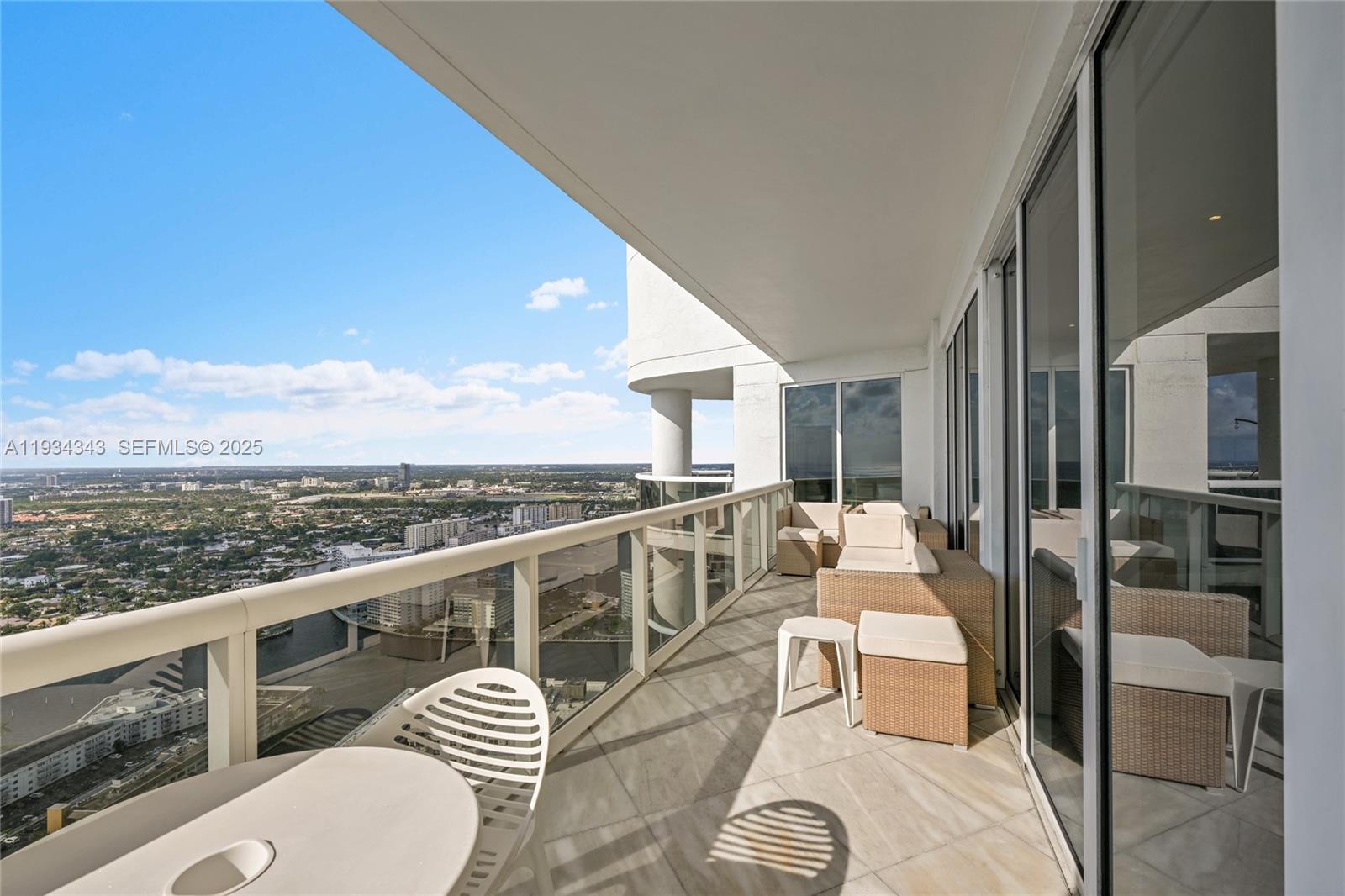 1850 S Ocean Dr #PH4405, Hallandale Beach FL 33009