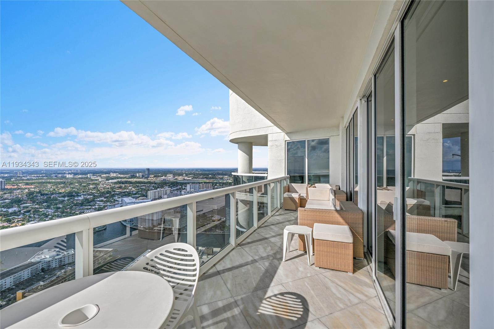 1850 S Ocean Dr #PH4405, Hallandale Beach FL 33009
