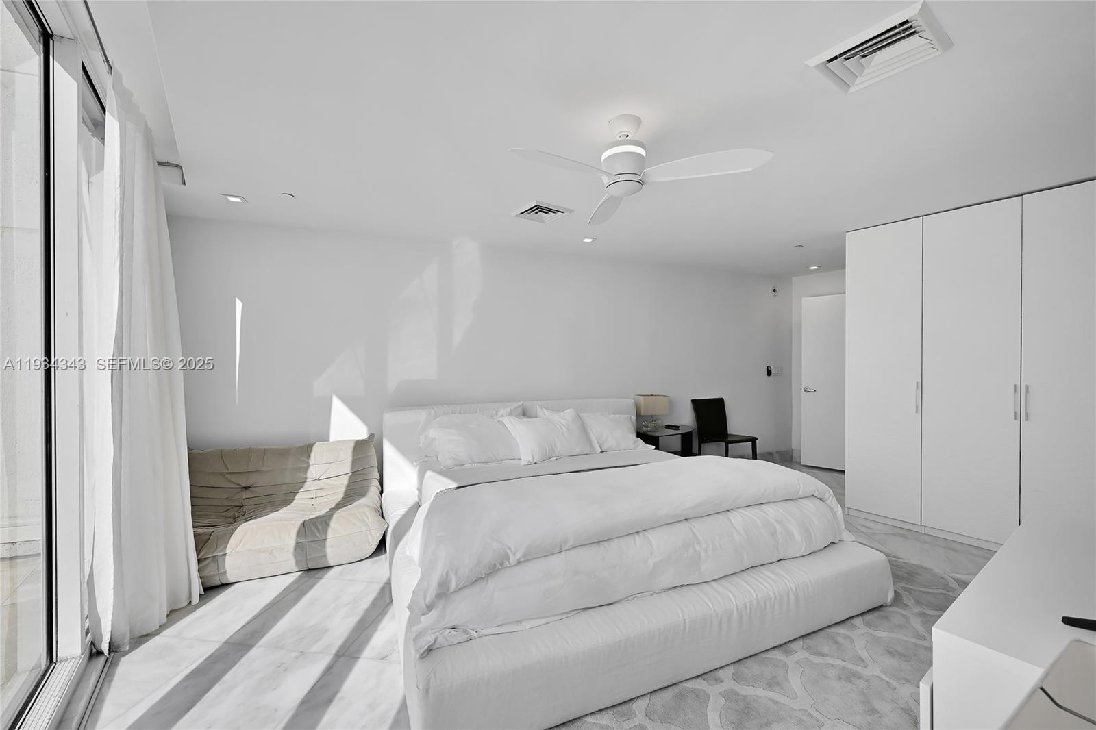 1850 S Ocean Dr #PH4405, Hallandale Beach FL 33009
