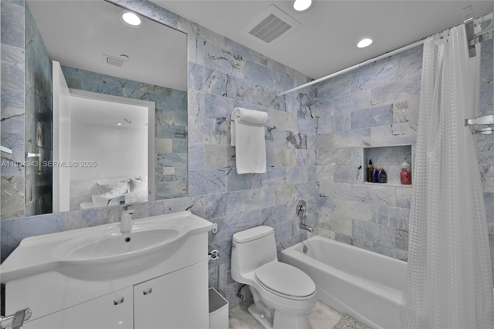 1850 S Ocean Dr #PH4405, Hallandale Beach FL 33009